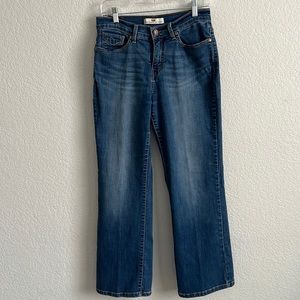 Levi’s Perfectly Slimming / 512 Bootcut Denim Jean 🌸🌷🌺